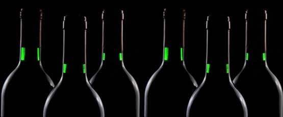 Menacé par le réchauffement climatique, le vin se réinvente