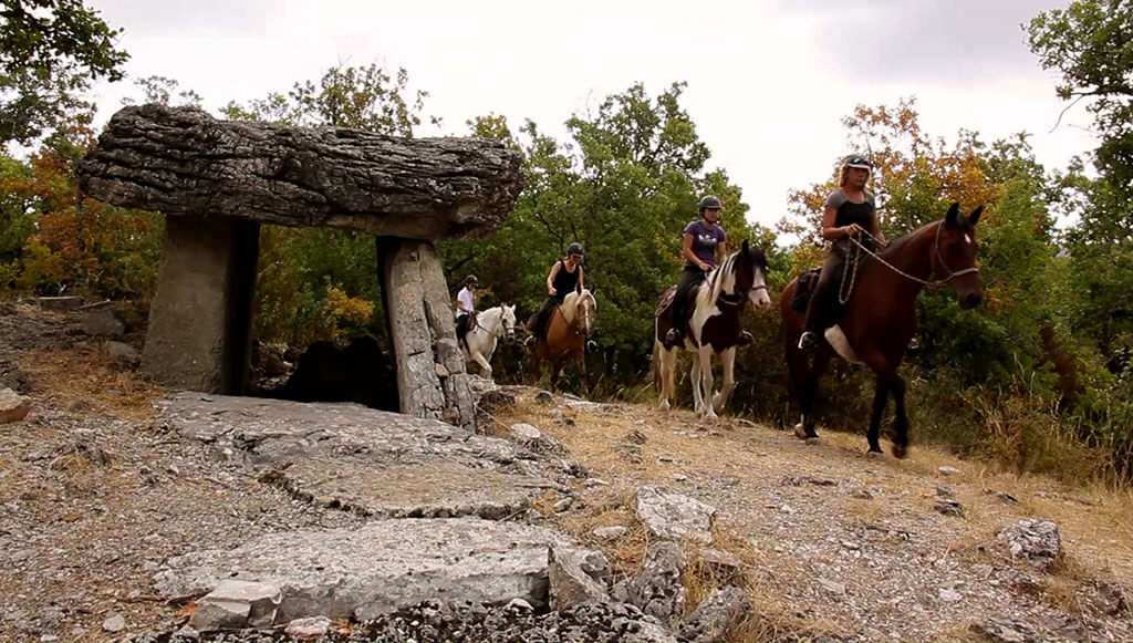 randonnee cheval larzac